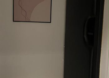 استديو بسرير ماستر وجلسة جانبية 