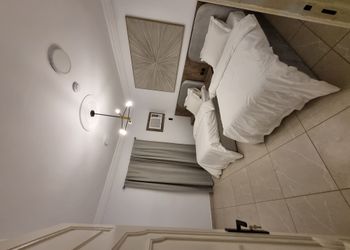 شقة بثلاث غرف نوم وصالة
