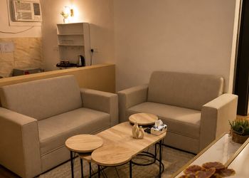 استديو بسرير ماستر  وجلسة جانبية