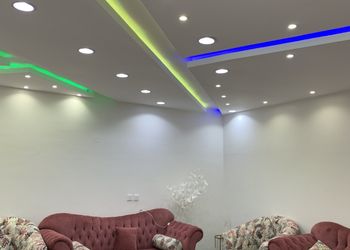 شاليه بمسبح خارجي ومسطح اخضر