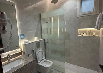 شقة بغرفتين نوم وأثاث مريح