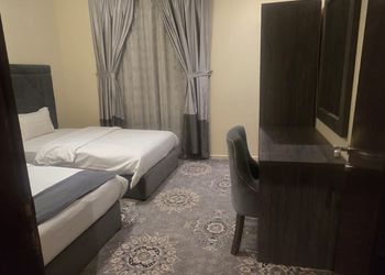 شقة بغرفتين نوم وغرفة جلوس 