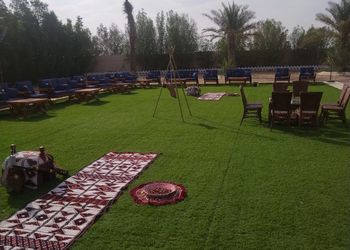 مزرعة بمناظر خلابة وجلسة خارجية 