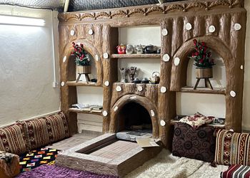 استراحة بمجلس وفناء خارجي 