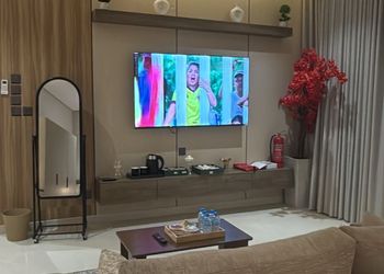 استديو بسرير ماستر وأثاث مريح 
