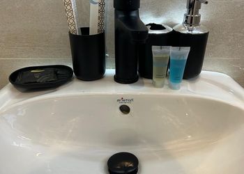 شقة بصالة أنيقة ودخول ذاتي 