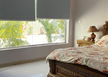شقة بغرفة جلوس وغرفتين نوم 