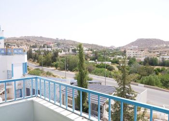 شالية ثلاث غرف نوم وصالة وبلكونه