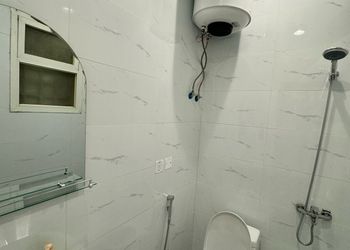 استديو بسرير ماستر وجلسة 