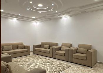 شاليه بمجالس واسعة وغرف نوم