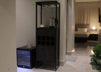 استديو بسرير ماستر  وبأثاث بسيط 