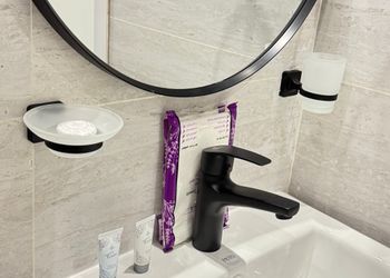 استديو بسرير مريح وجلسة خارجية 