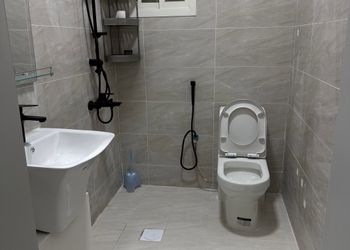استديو باثاث مريح وبسيط 