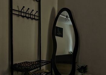 شقة بصالة أنيقة ودخول ذاتي