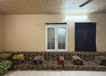 استراحة بمسبح خارجي وجلسة خارجية