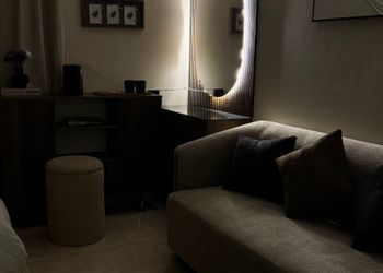 استديو بسرير ماستر وجلسة جانبية