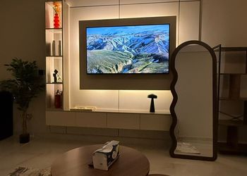 استديو بأثاث مريح وبسيط 