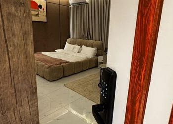 استديو هادئ بسرير ماستر 