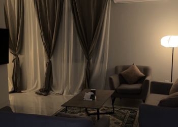 استديو بسرير ماستر وجلسة 