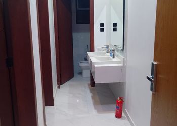 شقة بغرفة معيشة وغرفة نوم 