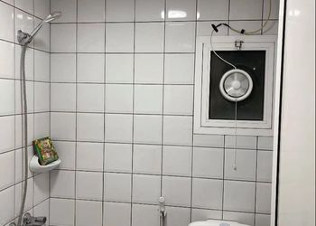 شقة بغرفة معيشة وغرفة نوم 