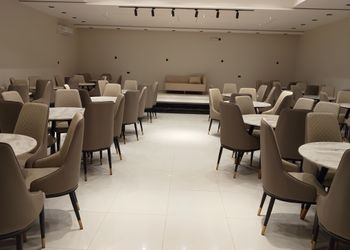 استراحة بمسطح اخضر ومجالس