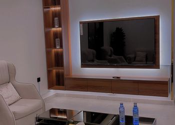 شقة بغرفة جلوس وغرفتين نوم 