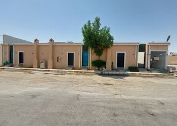 شاليه بمسبح وجلسة خارجية