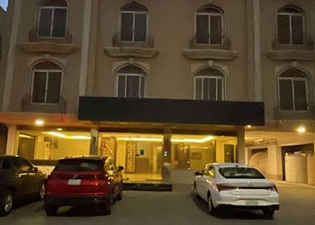 شقة بغرفة معيشة وغرفة نوم 