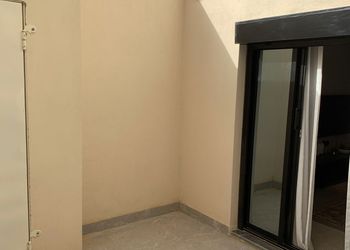 استديو بسرير ماستر وجلسة جانبية 