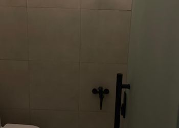 استديو هادئ بدخول ذاتي 