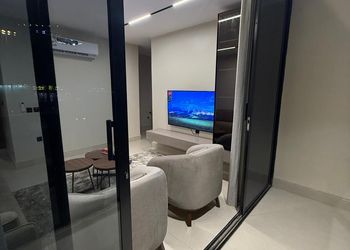 شقة بغرفة معيشة وغرفة نوم 