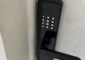 استديو بسرير ماستر وجلسة جانبية
