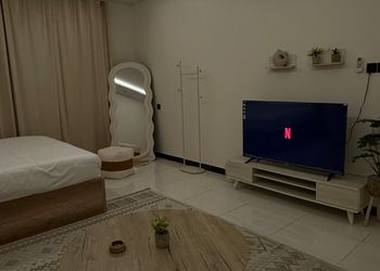 استديو هادئ بدخول ذاتي 
