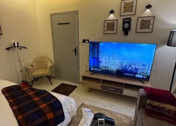 استديو بسرير ماستر وجلسة جانبية 