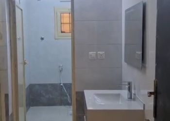 غرفة سرير ماستر بدورة مياة