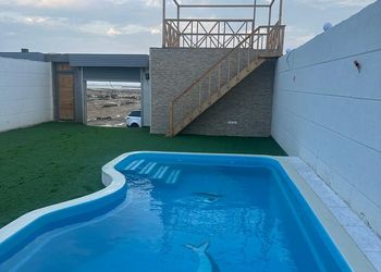 شالية بغرفة نوم مطله على المسبح
