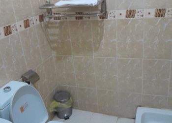 شقة بغرفتين نوم وأثاث مريح