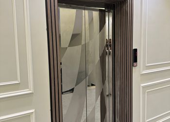 استديو بسرير مريح وتصميم هادئ 