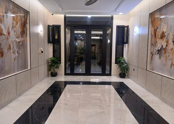 شقة بغرفة معيشة وغرفتين نوم 