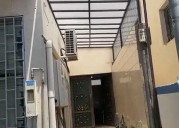 شقة بغرفة معيشة وغرفتين نوم 