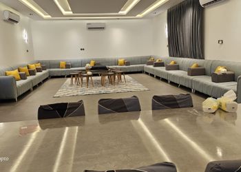 شاليه بمسطح اخضر وجلسة خارجية 