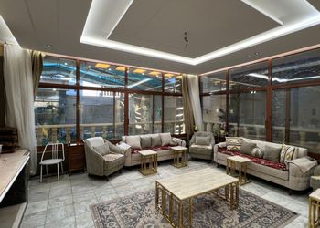 استراحة بمسطح اخضر ومجالس