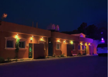 فيلا ببلكونه مطلة على الجبل