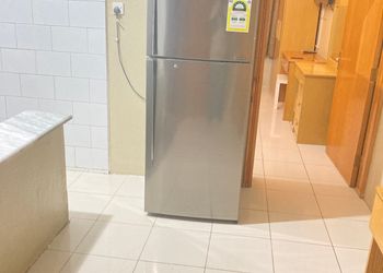استديو بسرير ماستر وأثاث مريح 