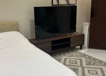 استديو بسرير ماستر وجلسة 