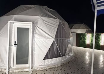قبة داخل مزرعة بمناظر جميلة