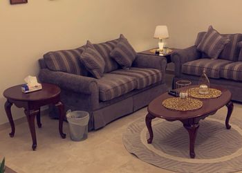 شقة بصالة جلوس وغرفة نوم