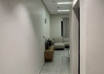 استديو بسرير ماستر وجلسة جانبية 