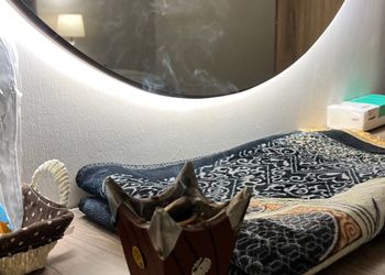 شقة بغرفة معيشة وغرفة نوم 